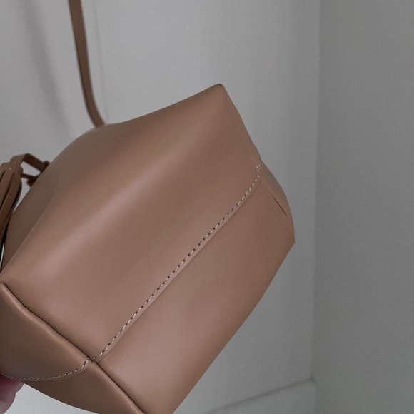 J .Crew mini leather bucket bag Style E8032 - Picture 4 of 8